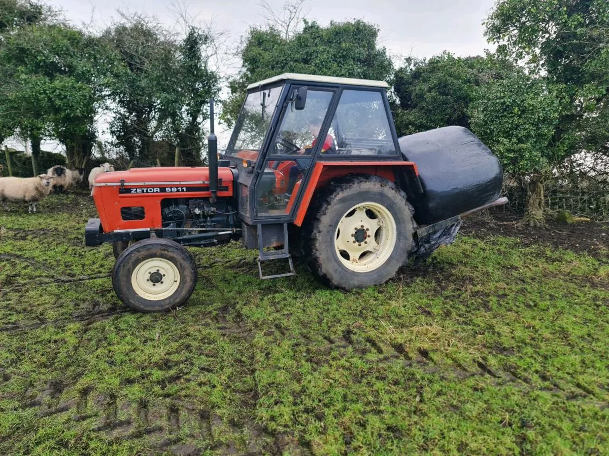 Ford 3000, Zetor 5911 - Image 1