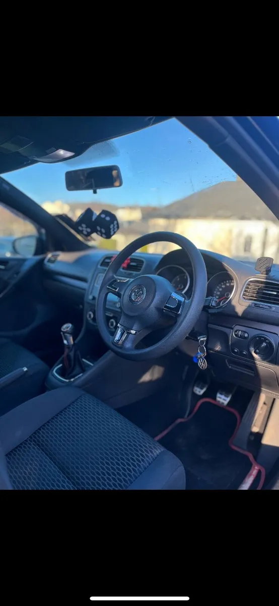 Volkswagen Golf 2011 - Image 3