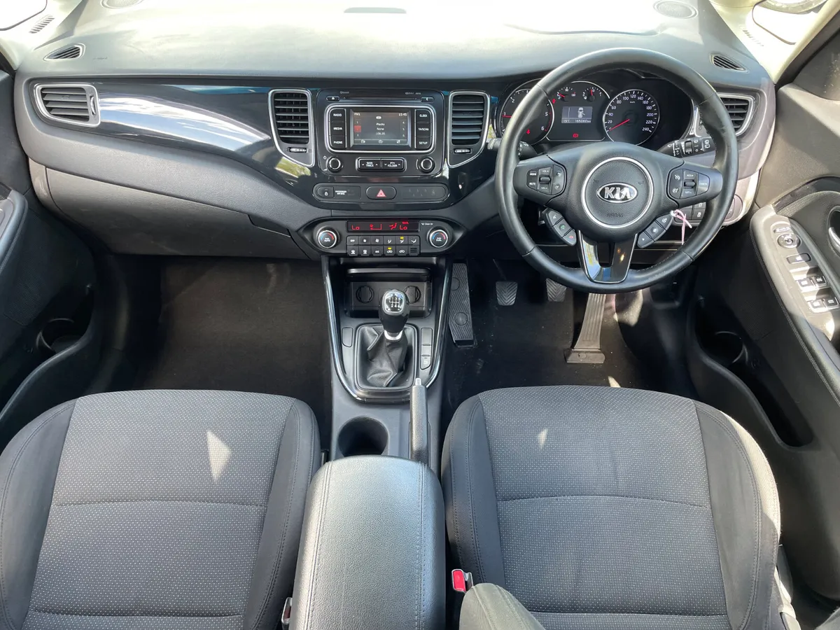 7 SEATER - MANUAL - DIESEL - 200TAX - Image 3