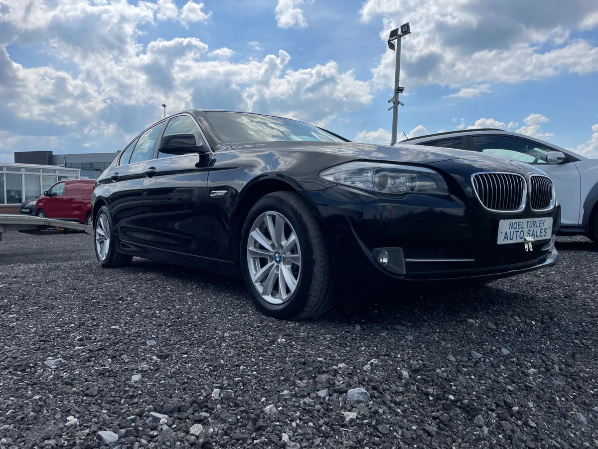 BMW 5-Series 2011 - Image 1