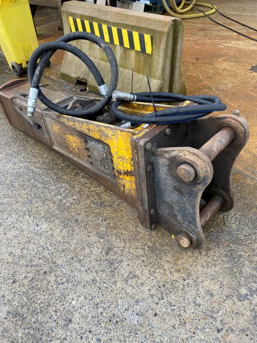 INDECO HP2500 20T ROCK BREAKER - Image 3