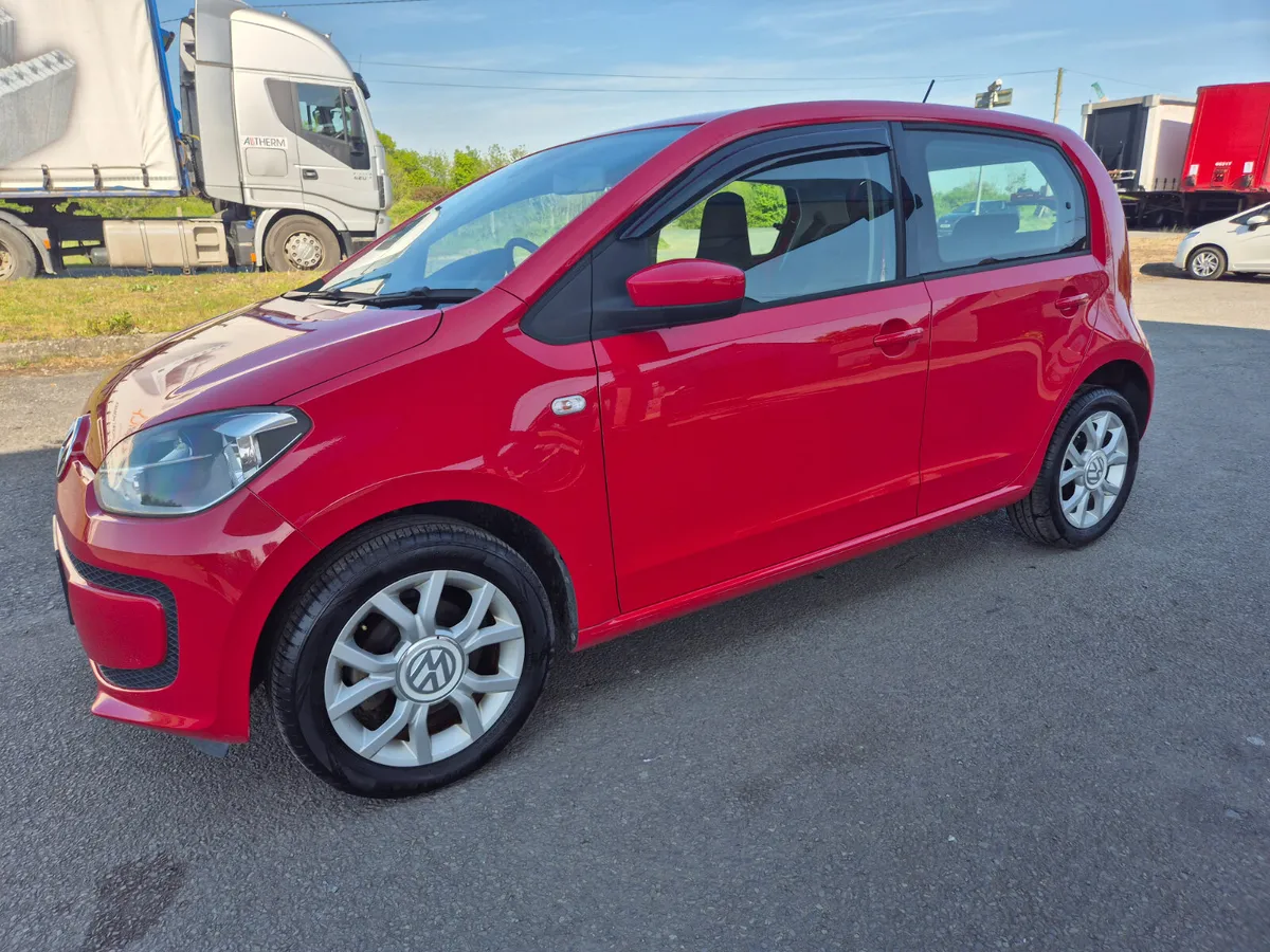 VW UP 2015 AUTOMATIC LOW MILEAGE - Image 4