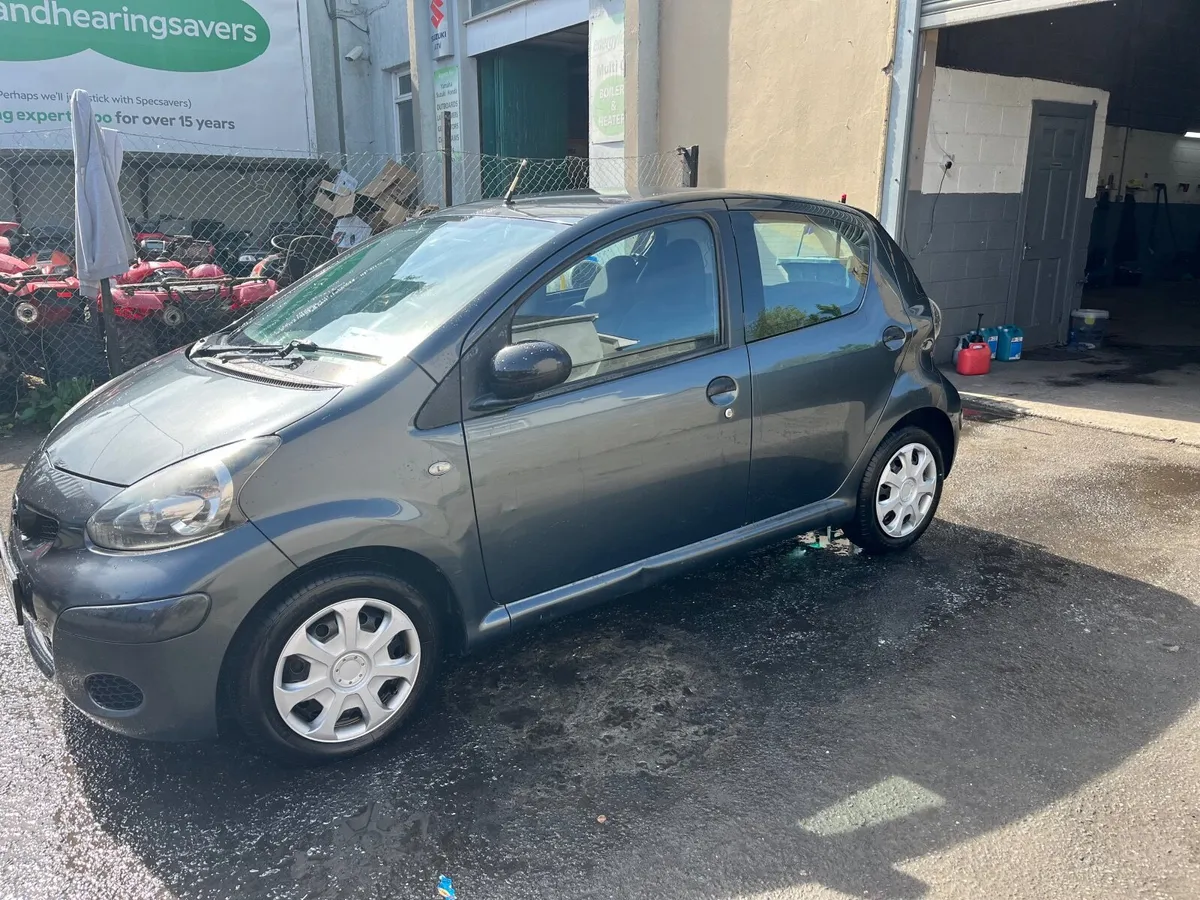 Toyota Aygo 2011 - Image 2