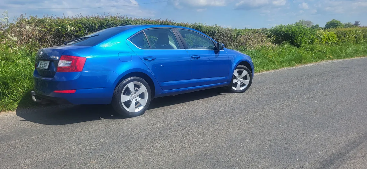 Skoda Octavia 2015 - Image 2