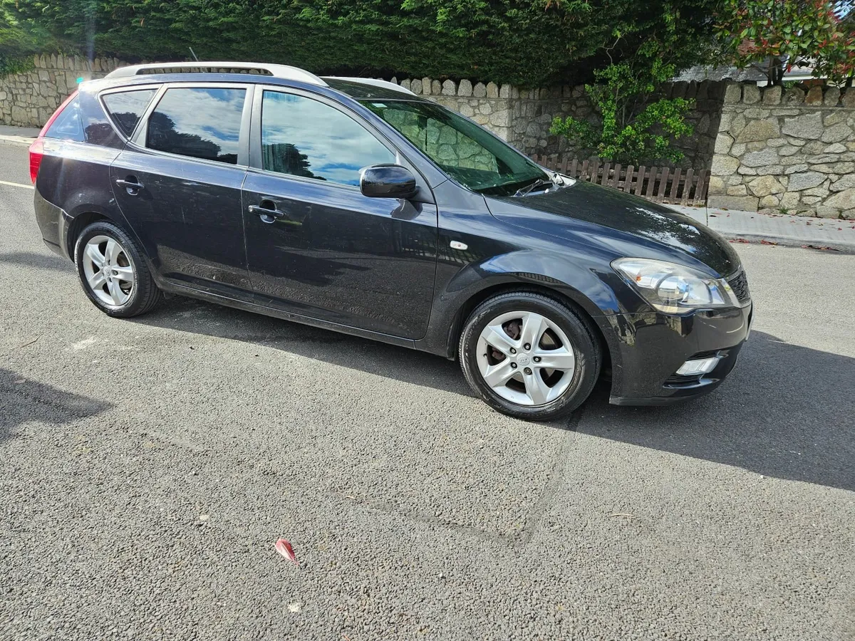 Kia Ceed Tourer 1.6 Diesel *Stamped Service Book - Image 2