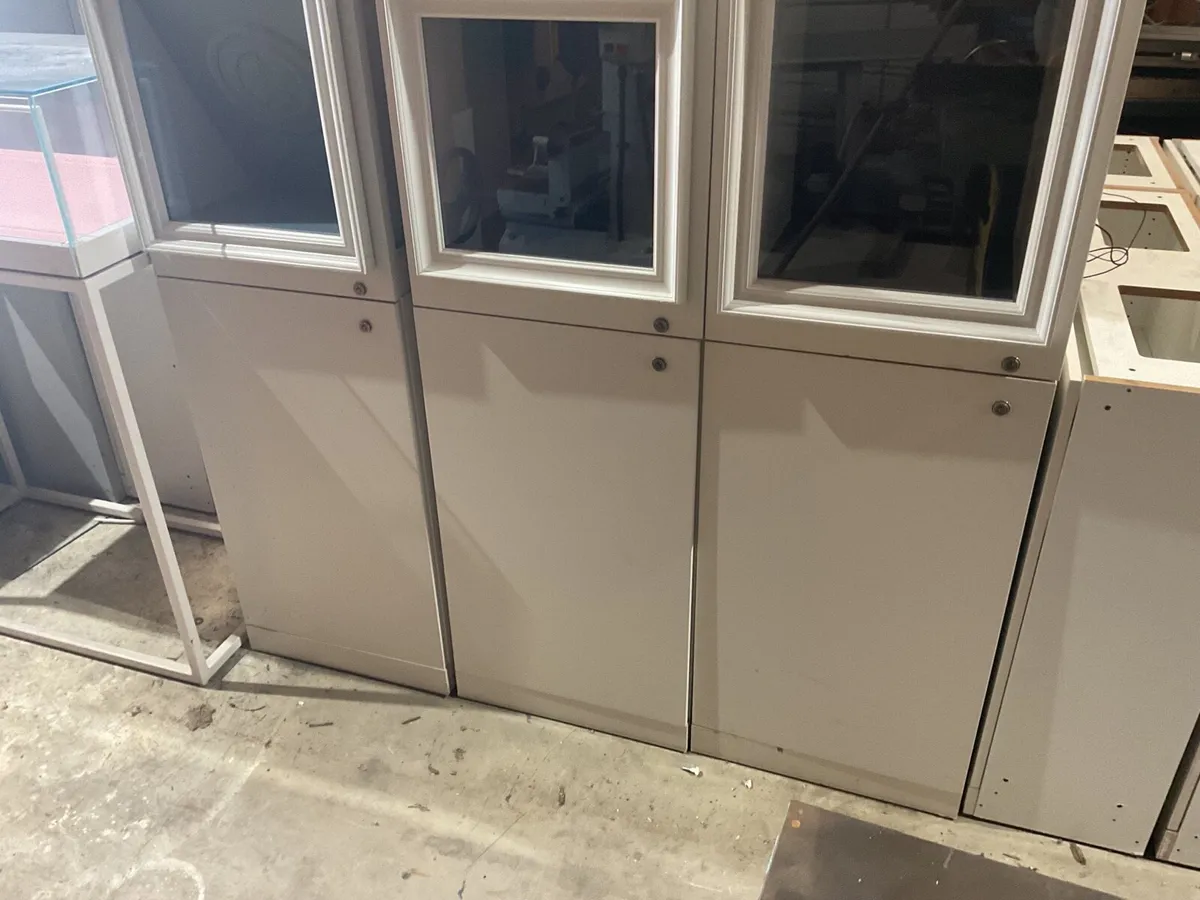 Shop display shelving, jewelry ,vaping display etc - Image 2