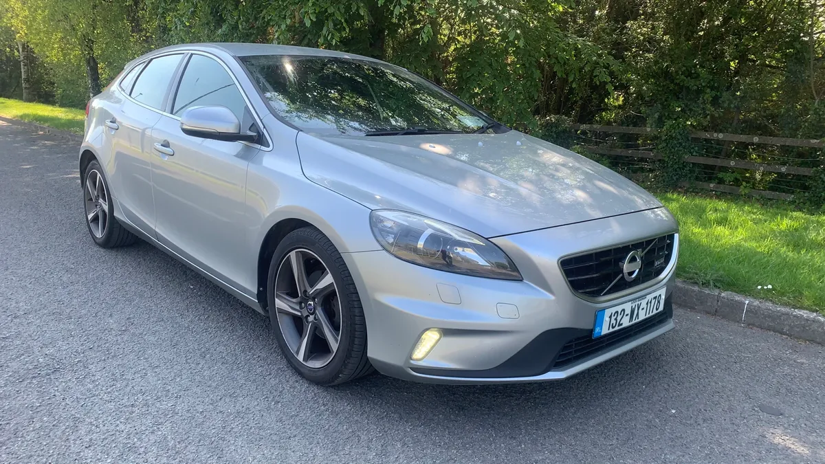 2013 Volvo V40 Estate R-DEDIGN ! - Image 1