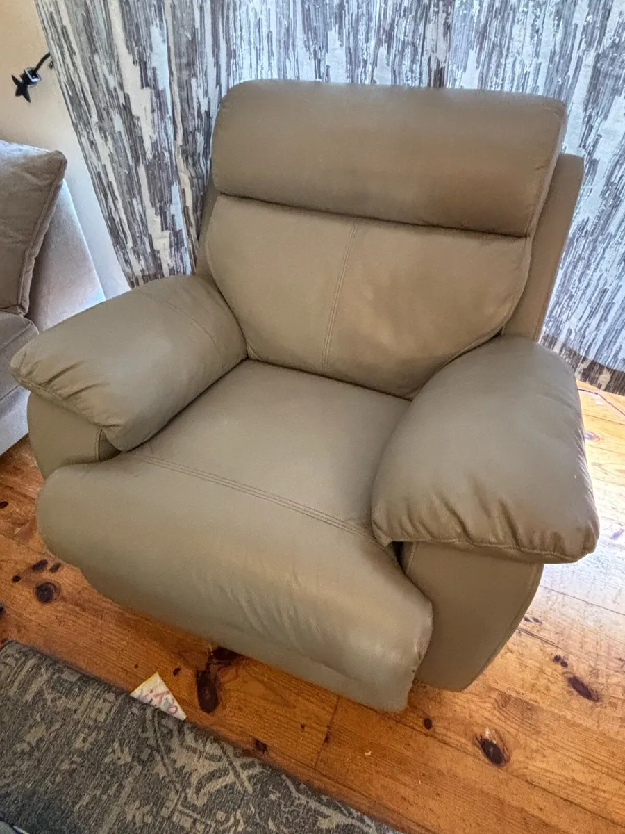 Electric recliner with charging point - Image 1