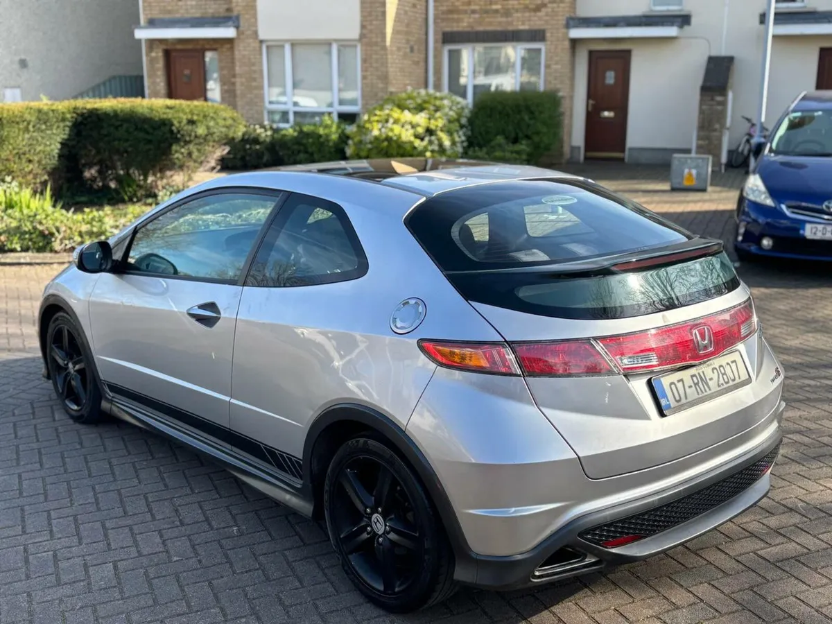 Honda Civic FN1 Type s - Image 2