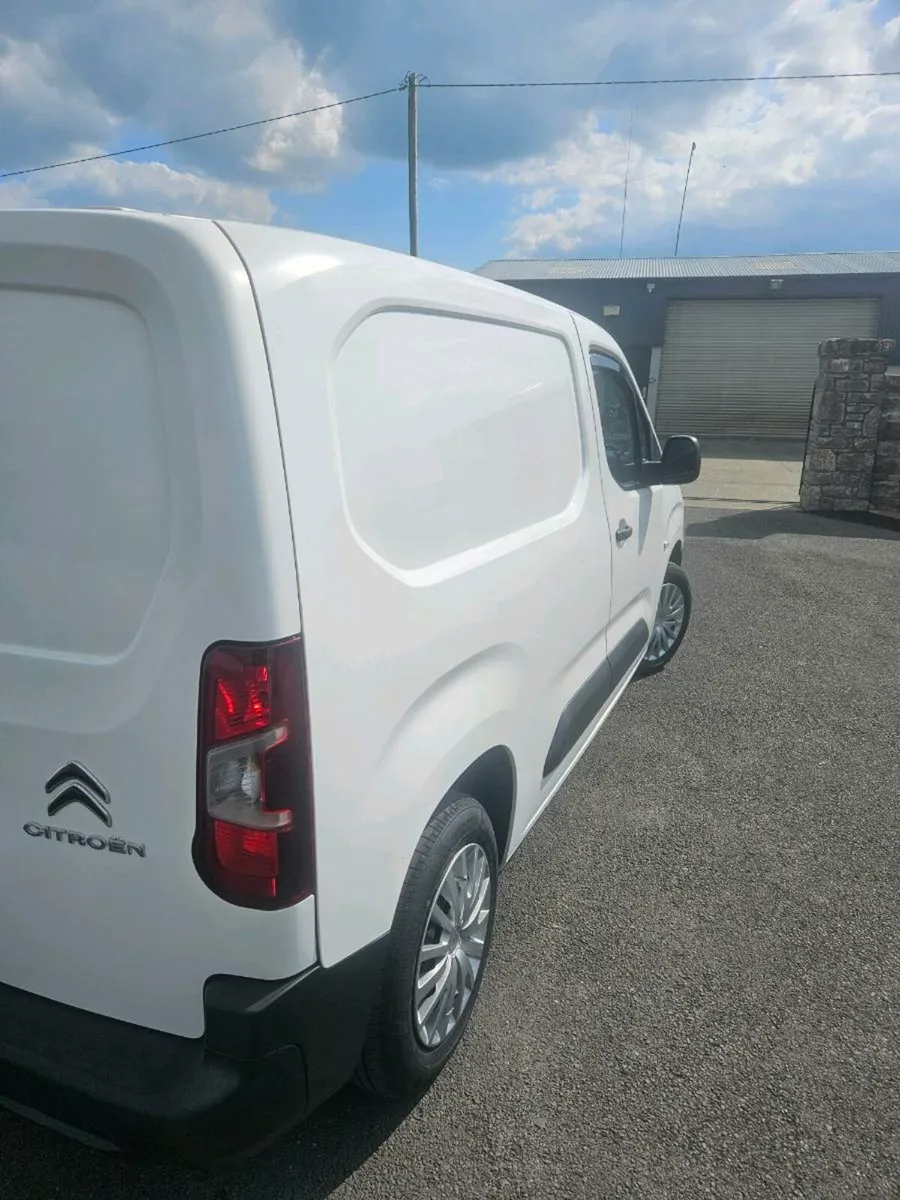 Citroen berlingo  2019 - Image 4