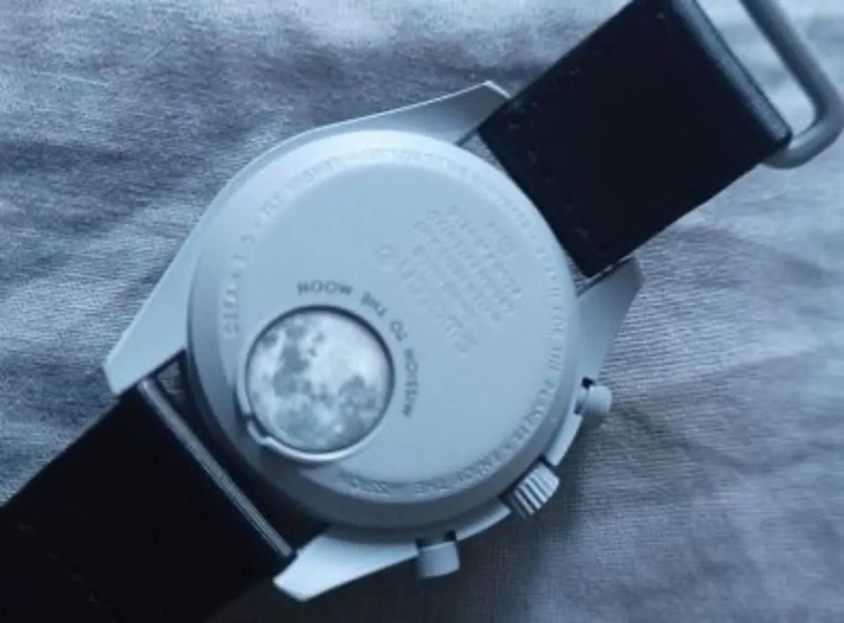 OMEGA Moonswatch Mission to the Moon Speedmaster - Image 3