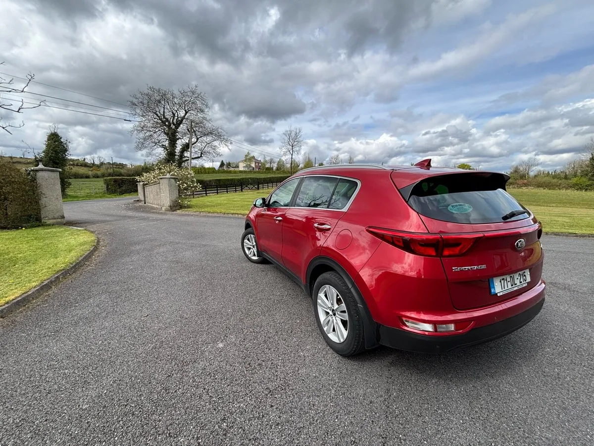 Car - Image 4