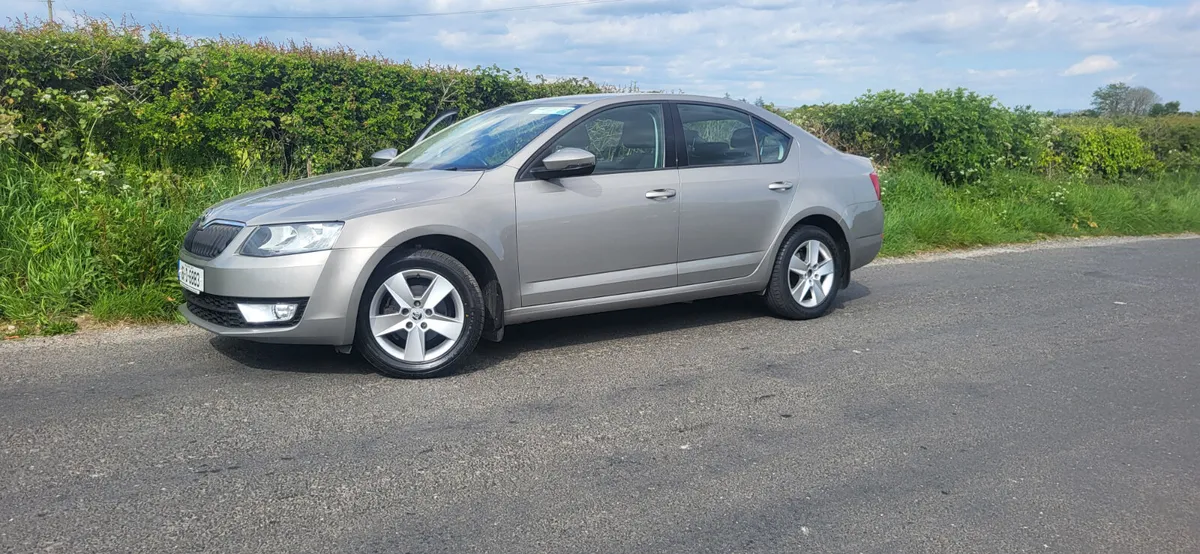 Skoda Octavia 2016 Ambition low miles - Image 3