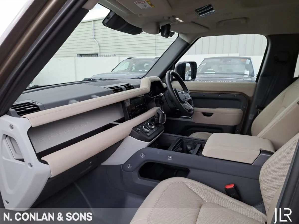 Land Rover Defender 110 Phev SE 5 Seats  warranty - Image 3