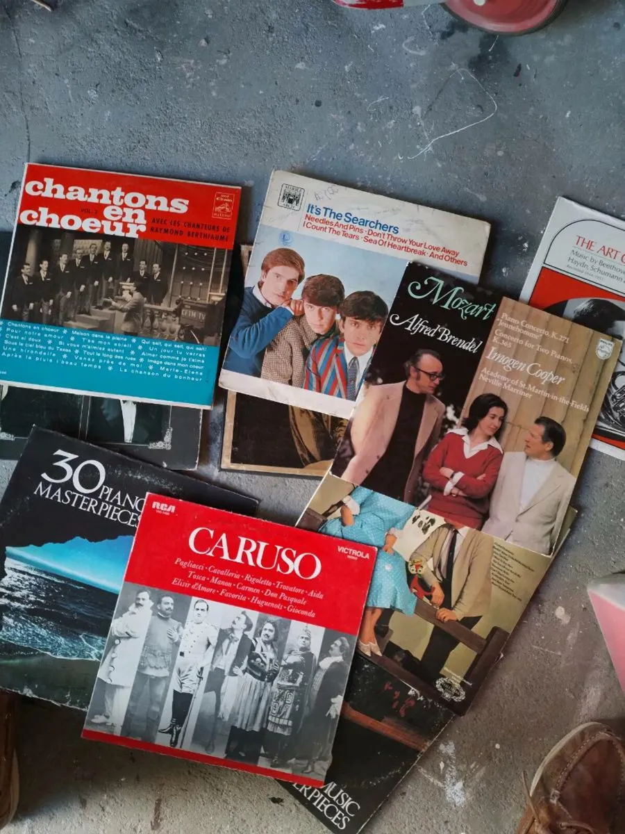 Old records - Image 1