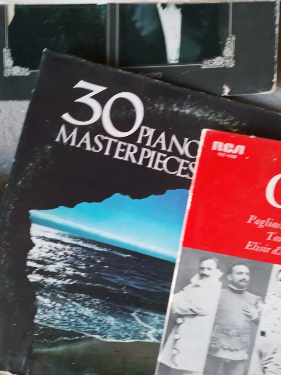 Old records - Image 3