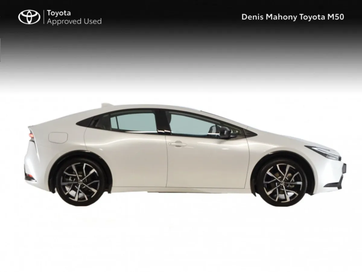 Toyota Prius Luxury PHEV Auto - Image 3