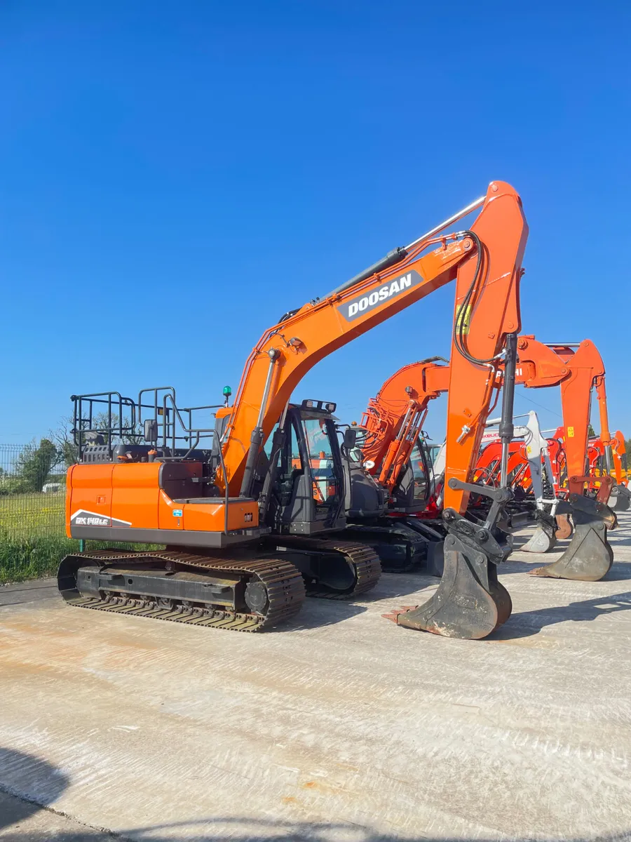 Doosan DX 140 - Image 1