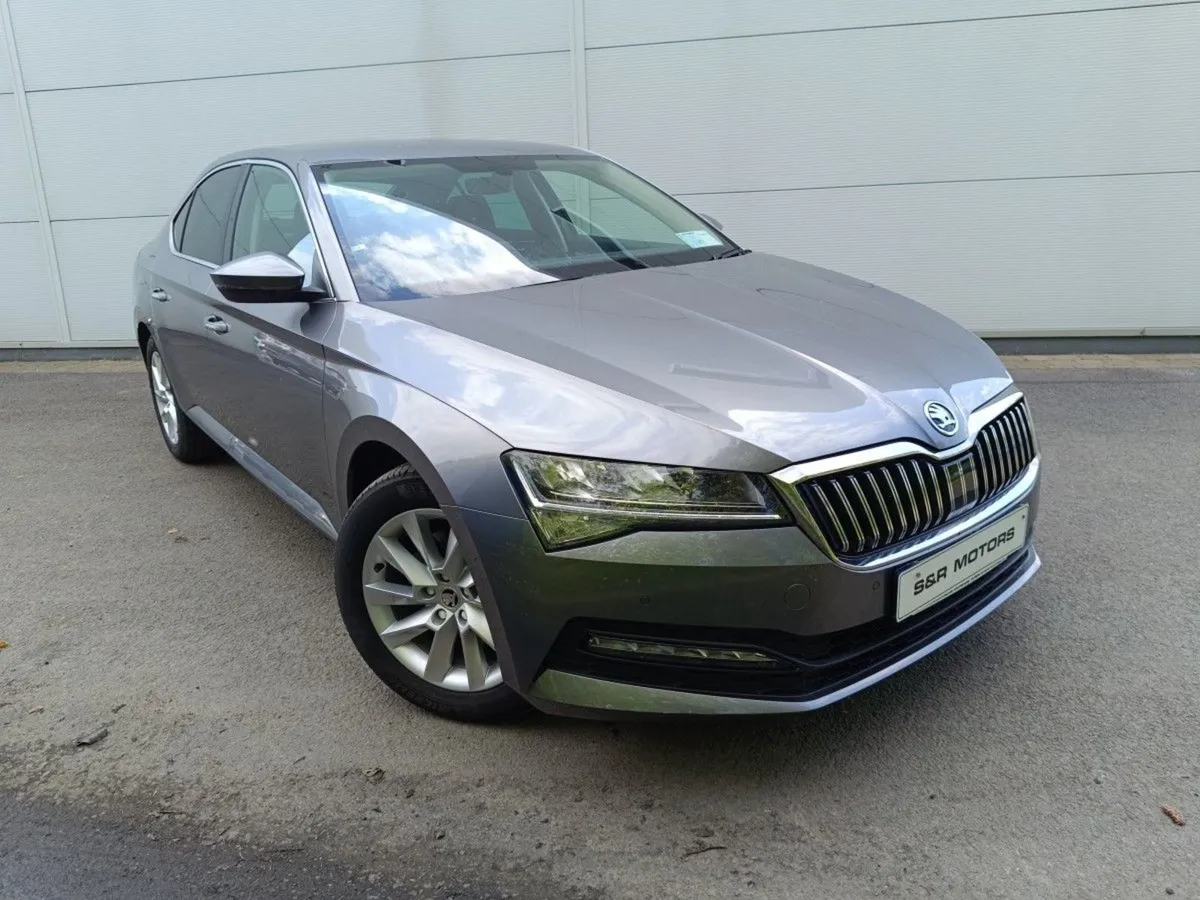 Skoda Superb Superb Ambition2.0tdi 150HP DSG Auto - Image 1