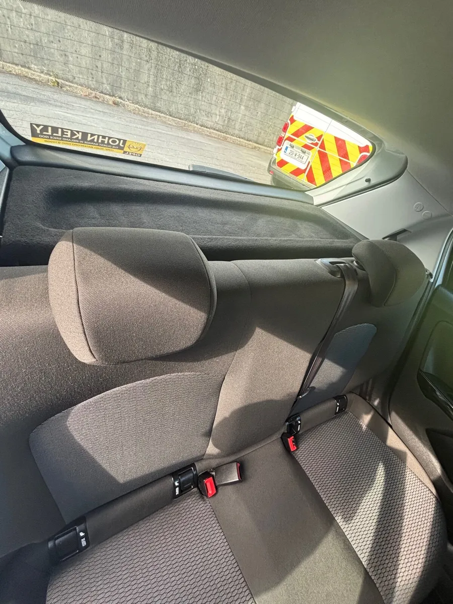 Opel Corsa 2017 - Image 2