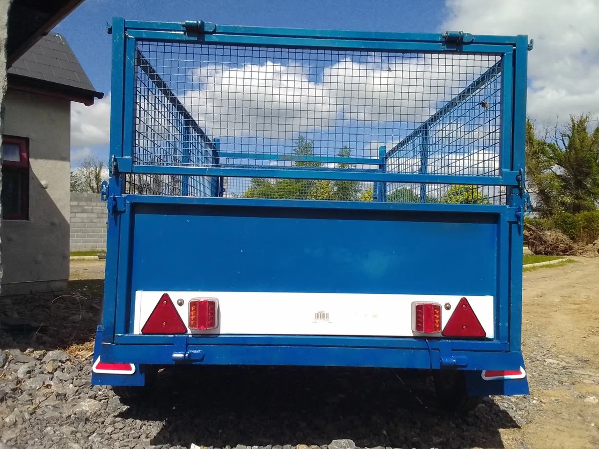 Trailer - Image 1