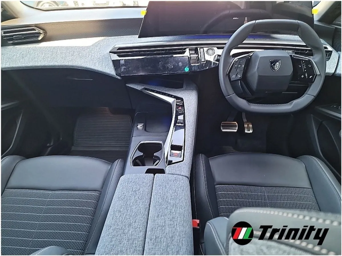 Peugeot 3008 1.2 Mhev Puretech 136bhp Edcs6 Allur - Image 2