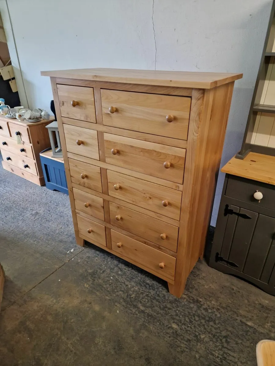Large light oak multi drawer chest - Image 3