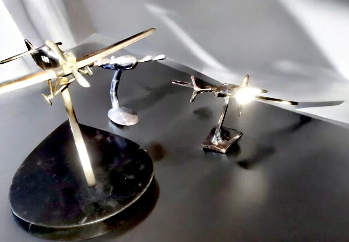 3x chrome metal airplane models - Image 1