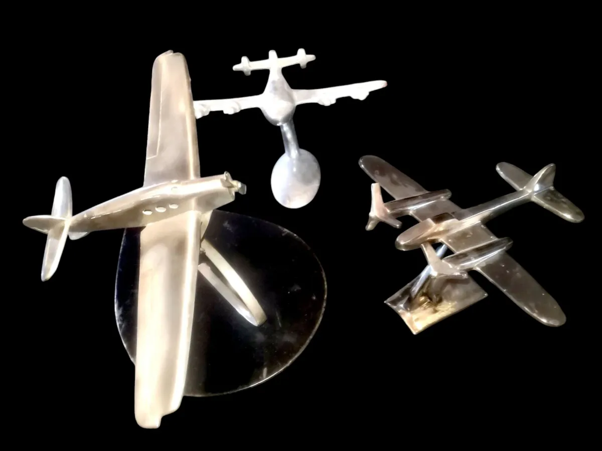 3x chrome metal airplane models - Image 2