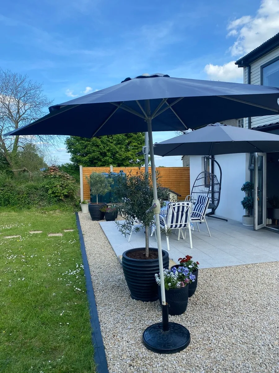 Umbrella and stand and table - Image 2