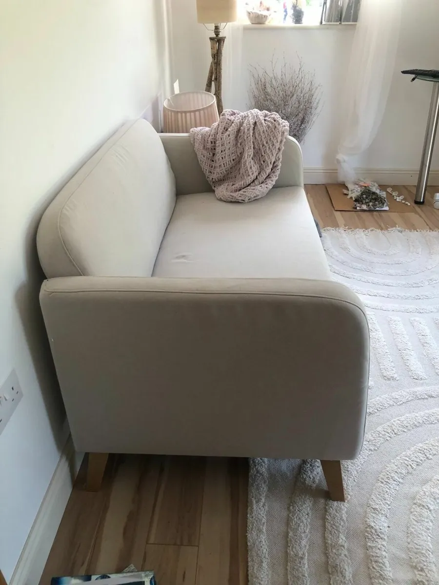 Couch 2 Seater - as New - Image 3