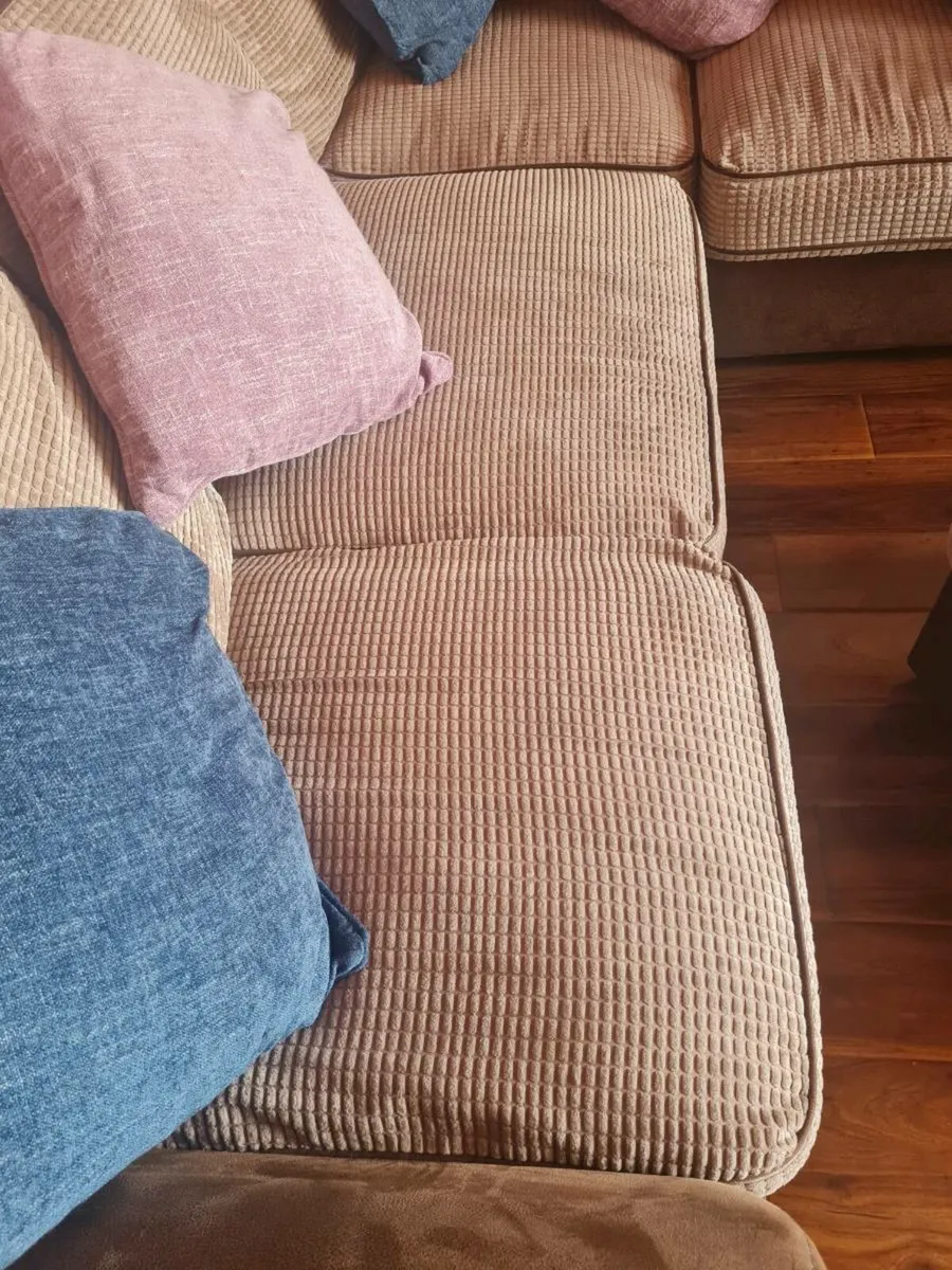 Corner couch / L shaped - Image 2