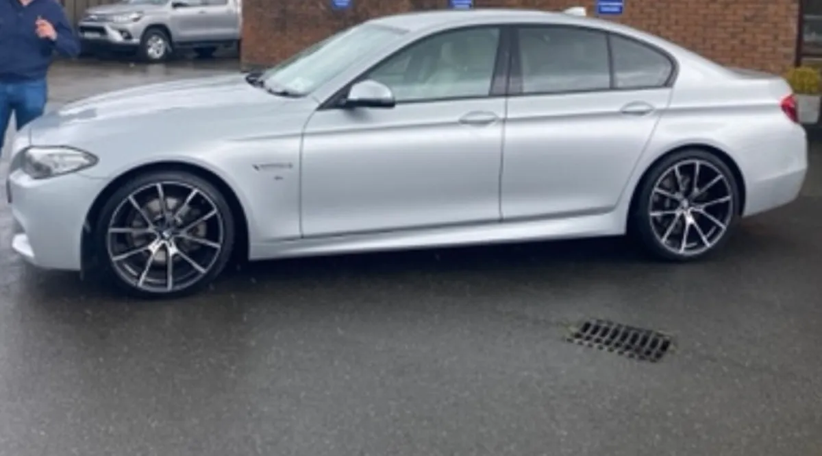 Car - Image 2
