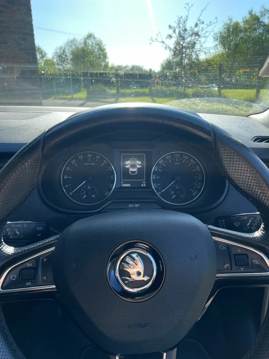 Skoda Octavia 2015 - Image 2