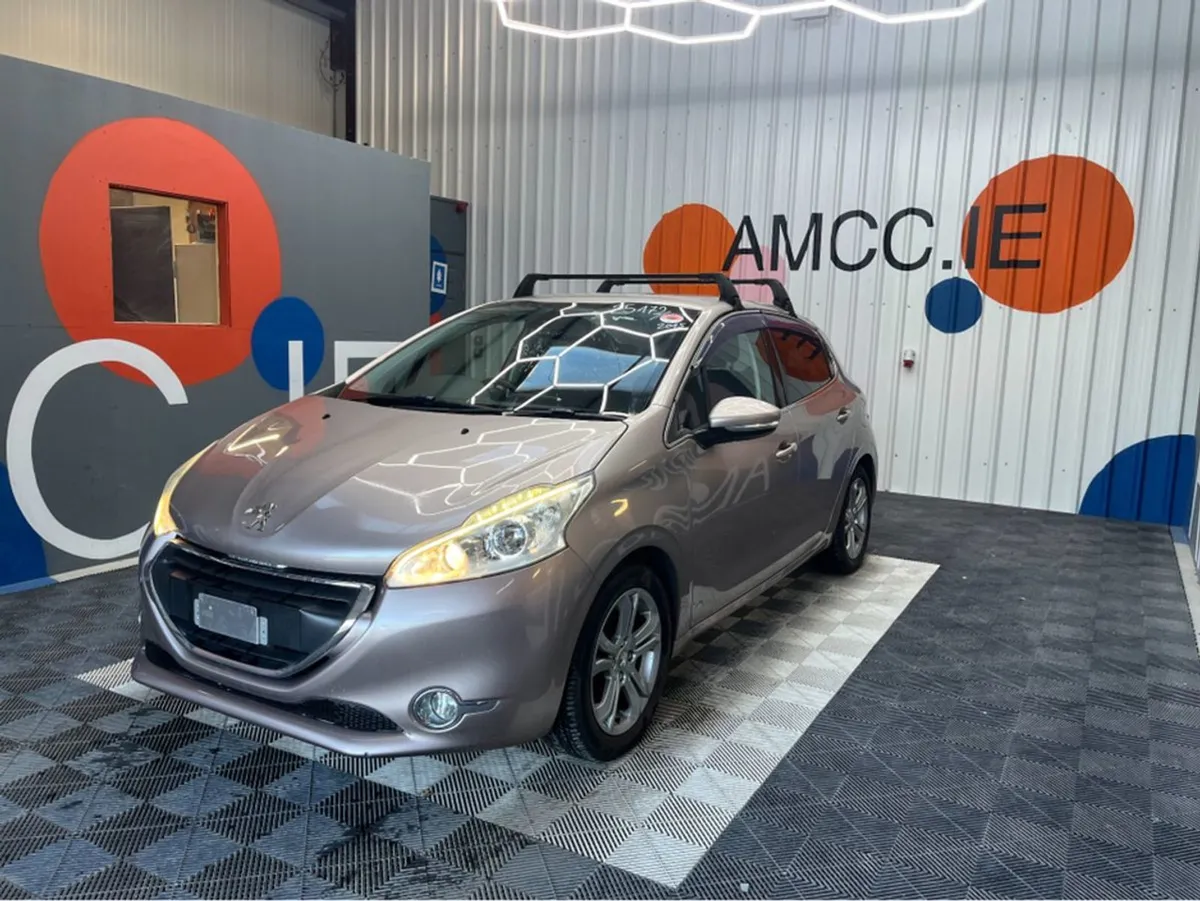 Peugeot 208 208 Premium / 55k KMs / Parking Senso - Image 3