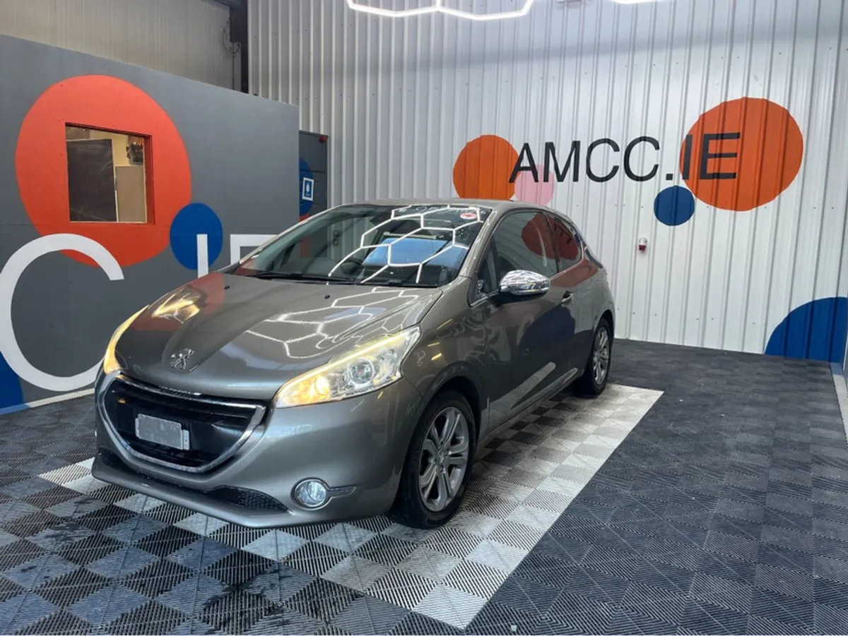 Peugeot 208 208 Manual 1.2 Petrol / 68k KMs / Par - Image 3