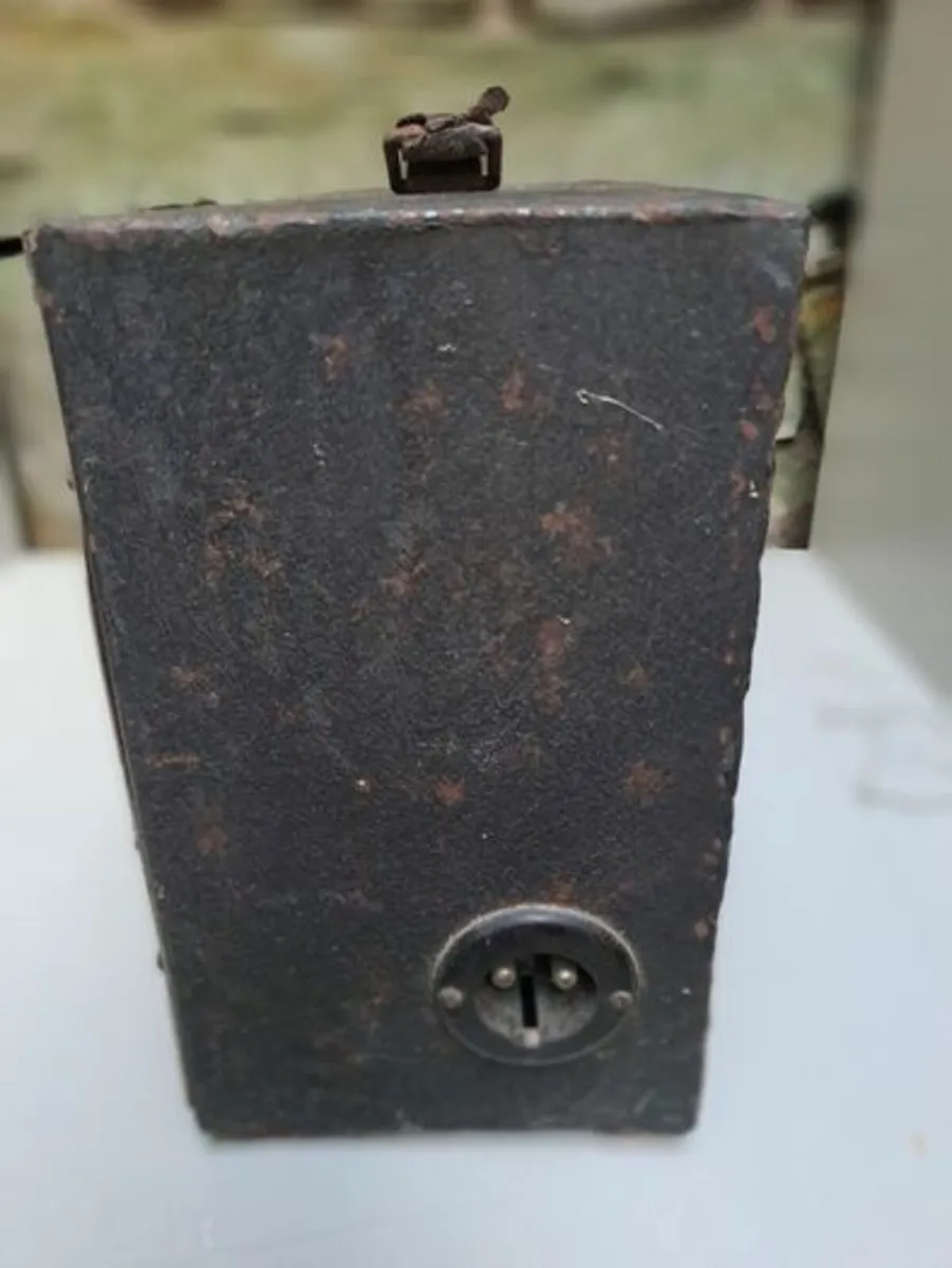 Vintage Army signal generator - Image 2