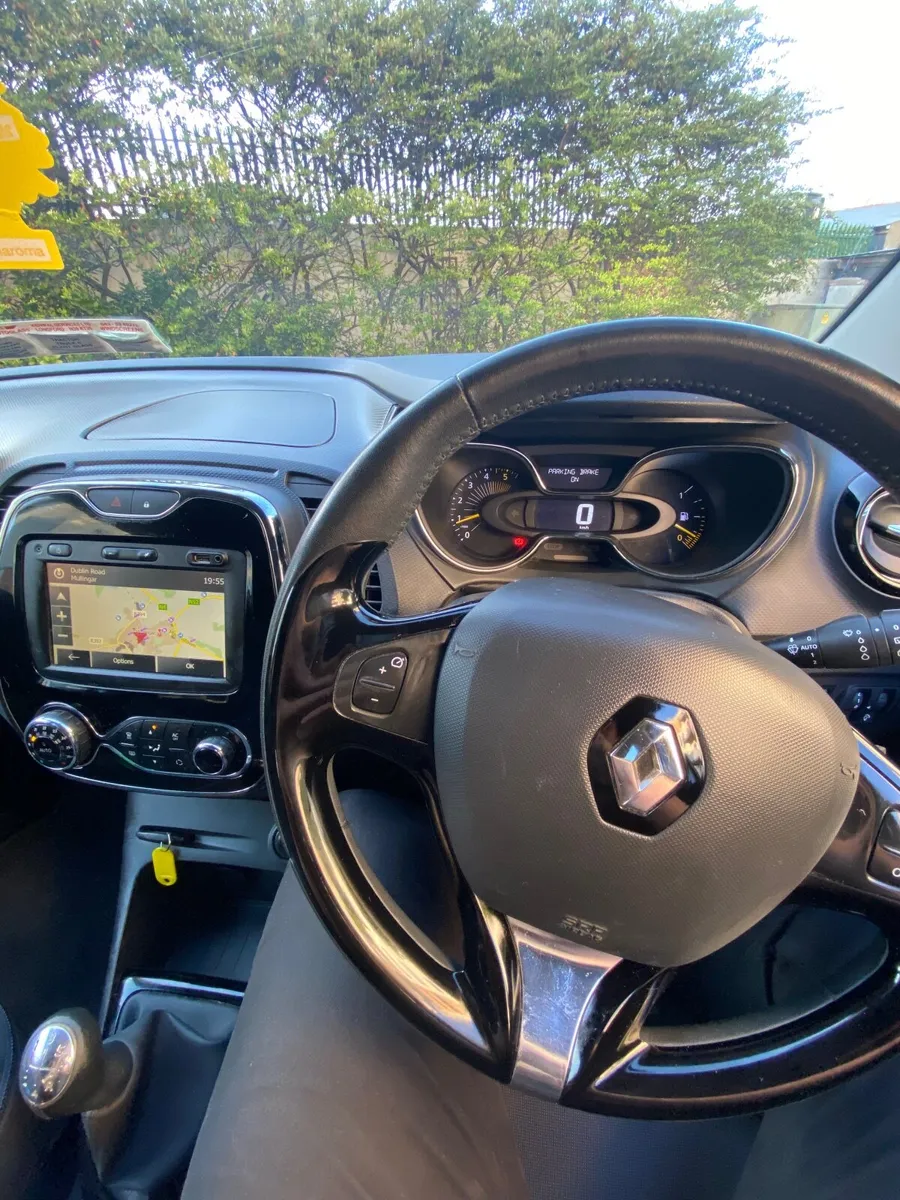 Renault Captur new nct (parking sensors, sat nav) - Image 4