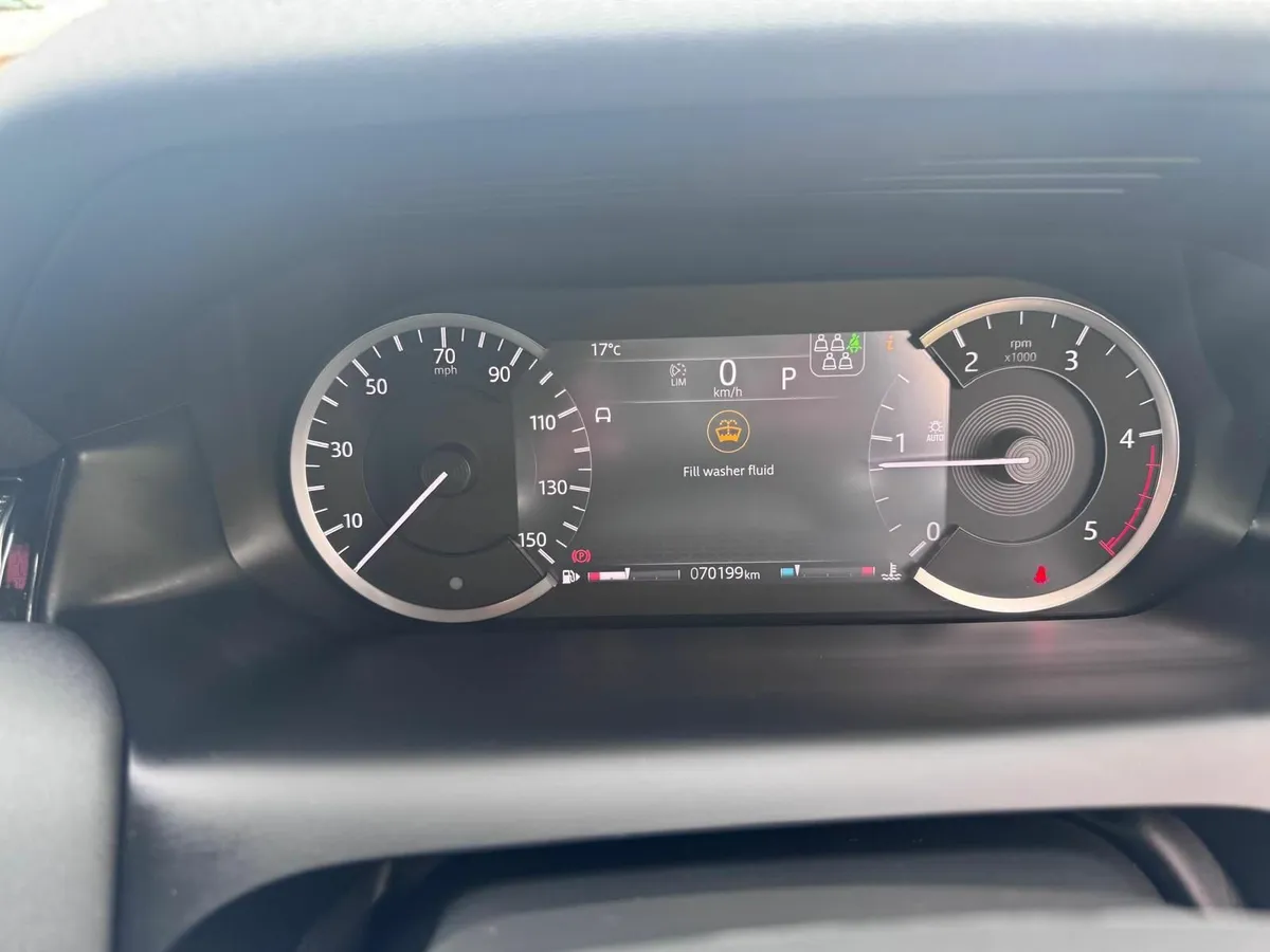 Land Rover Discovery Sport 2020 - Image 3