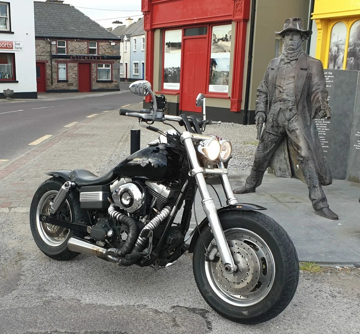 Motorcycle - Image 4