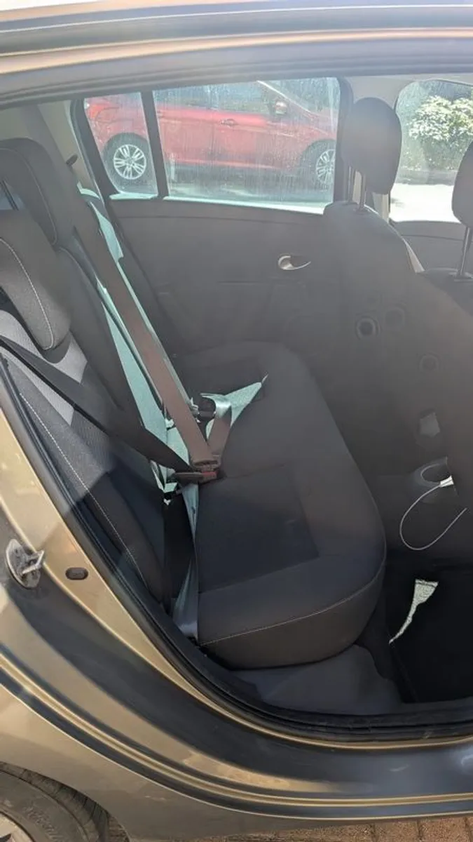 2011 Renault Clio (only 86k KM and fresh NCT) - Image 3