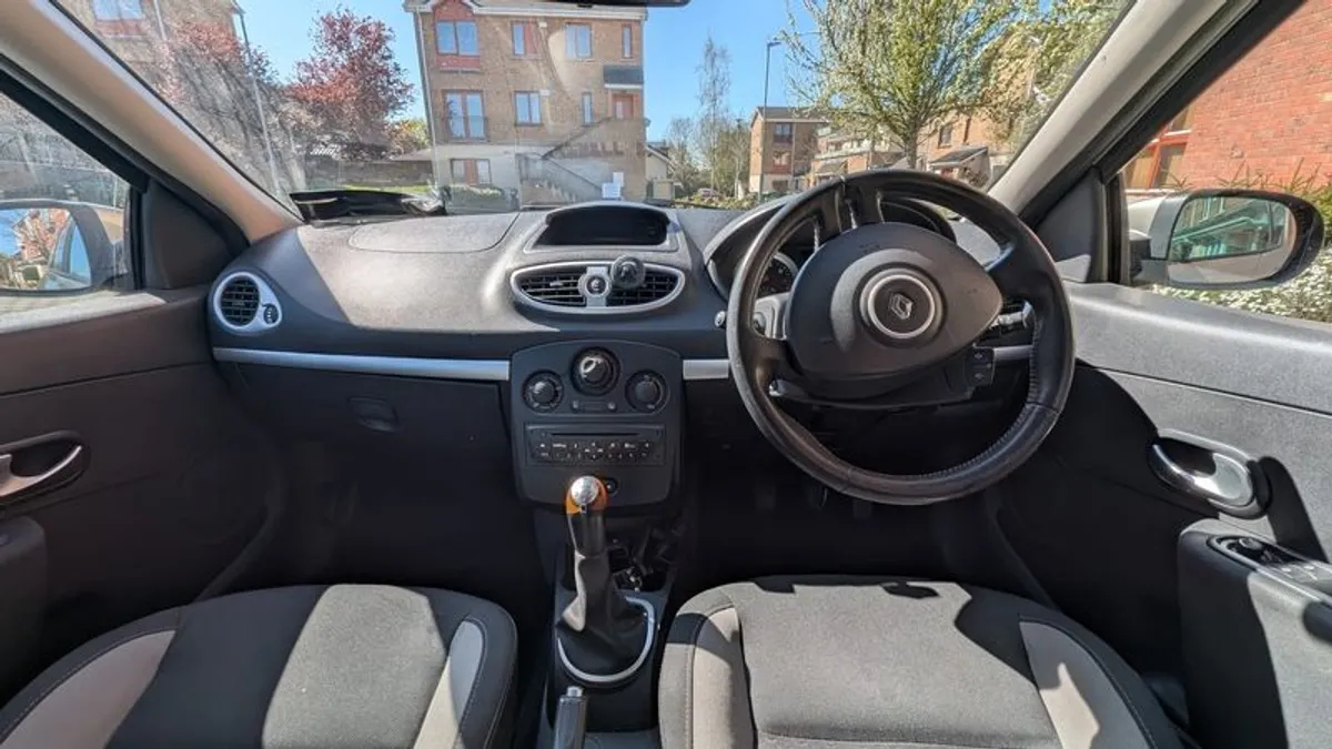2011 Renault Clio (only 86k KM and fresh NCT) - Image 4