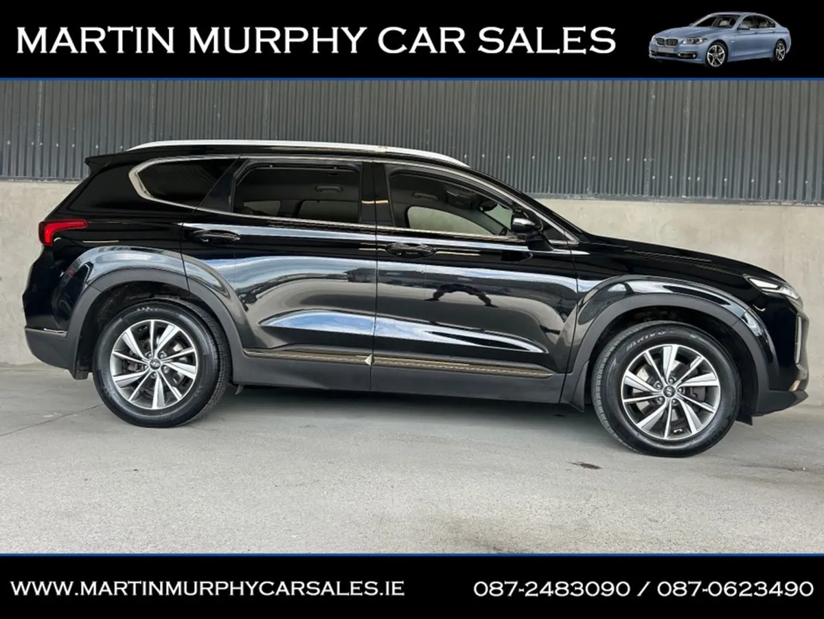 Hyundai Santa Fe 4WD Executive Plus - Image 2
