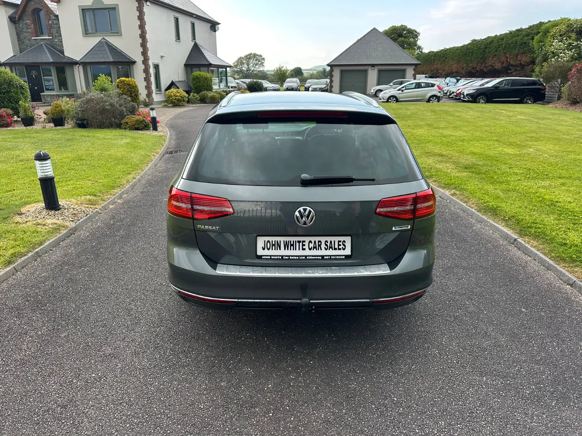 Volkswagen Passat Estate Highline - Image 4