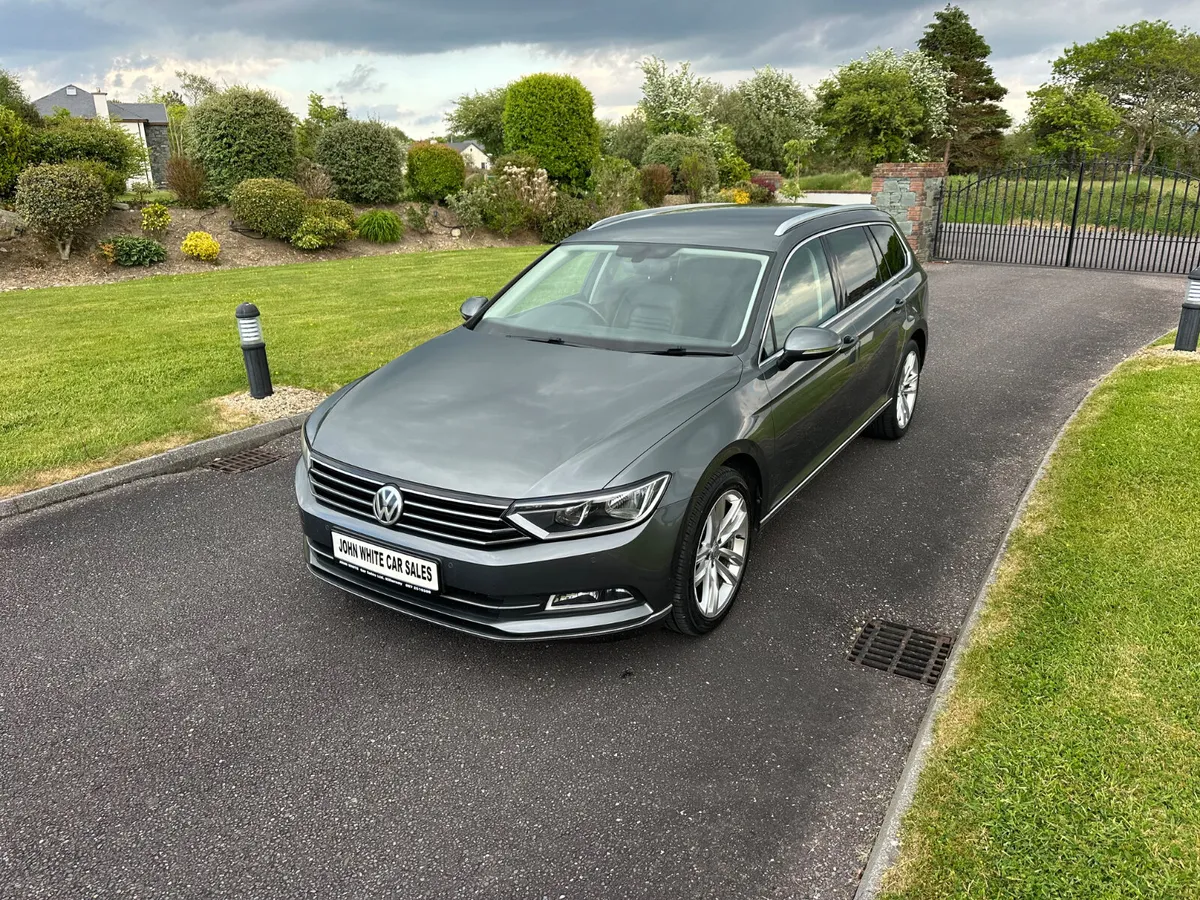 Volkswagen Passat Estate Highline - Image 1