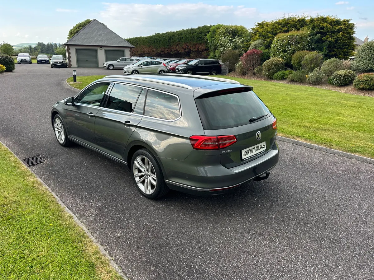 Volkswagen Passat Estate Highline - Image 3