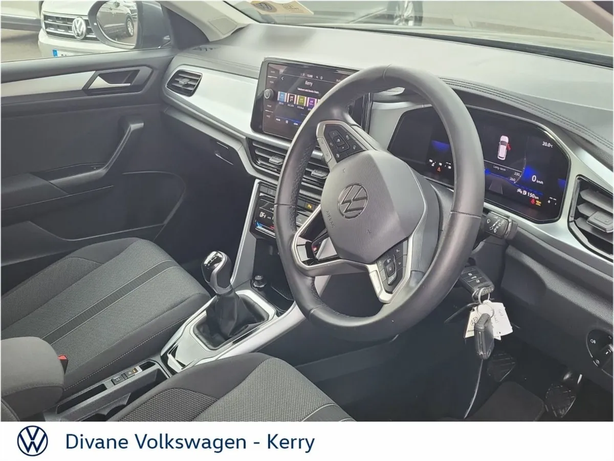 Volkswagen T-Roc Life 2.0 TDI 116 BHP - Image 4