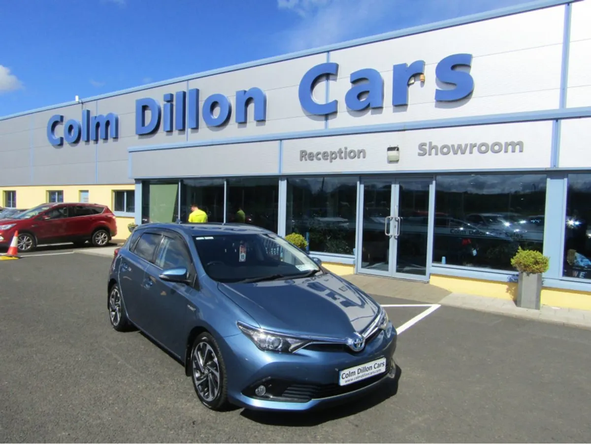 Toyota Auris 1.8 Hybrid SOL 4DR Auto - Image 1