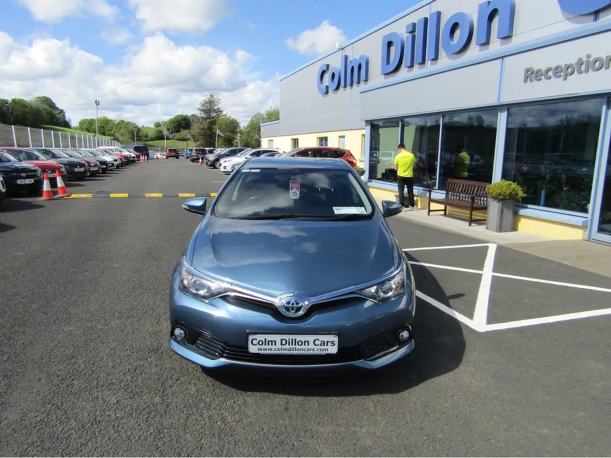 Toyota Auris 1.8 Hybrid SOL 4DR Auto - Image 4