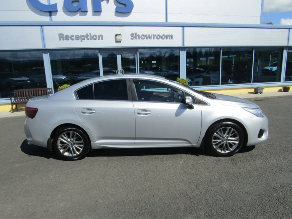 Toyota Avensis 1.6p Luna SAL 4DR - Image 3